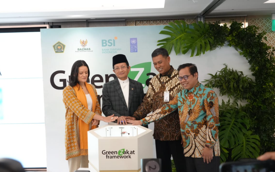 Berdayakan Ekonomi Umat, Menag Imbau Jutaan Santri Tunaikan Zakat Lewat Green Framework BSI